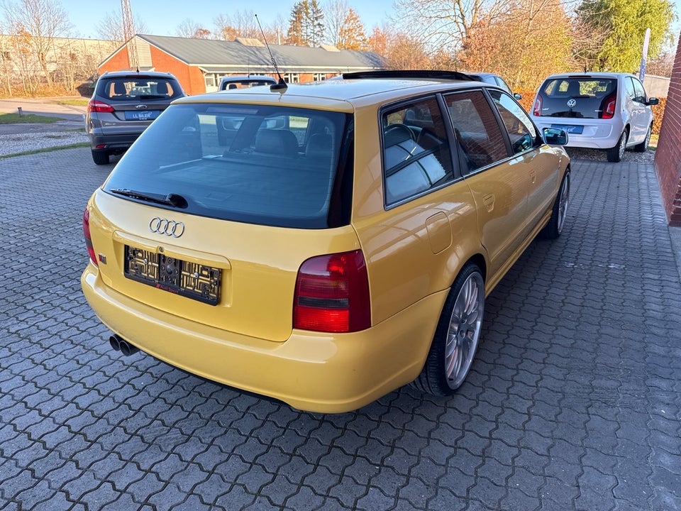 Audi S4 2,7 Avant quattro 5d