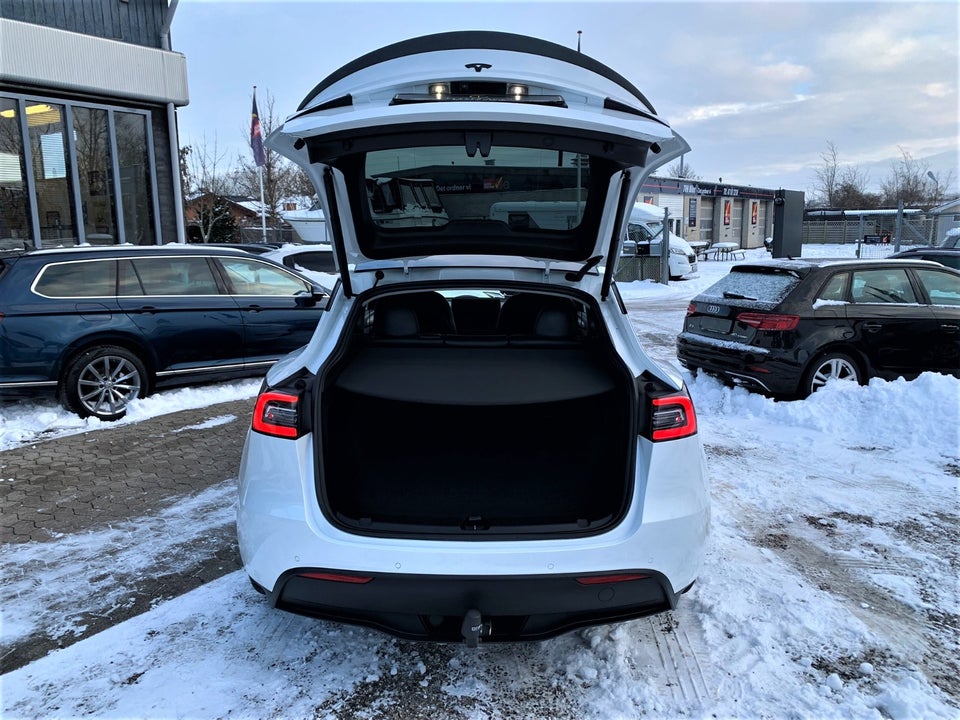 Tesla Model Y Performance AWD 5d
