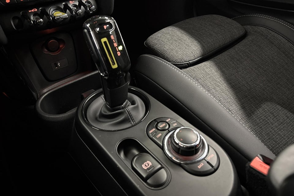 MINI Cooper SE Classic Trim 3d