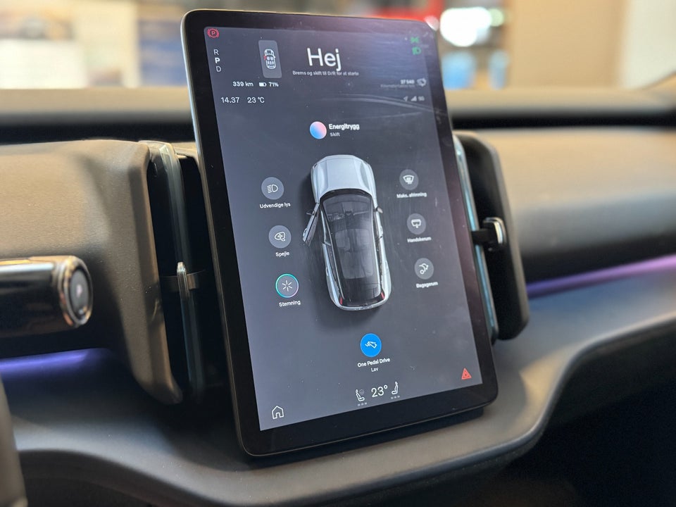 Volvo EX30 Extended Range Plus 5d