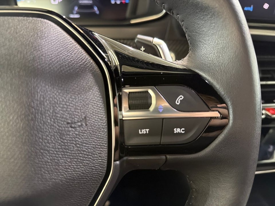 Peugeot 2008 1,2 PureTech 130 First Selection EAT8 5d