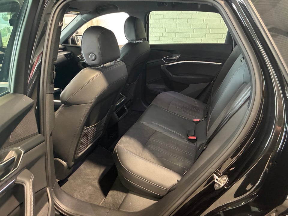 Audi Q8 e-tron 55 quattro 5d