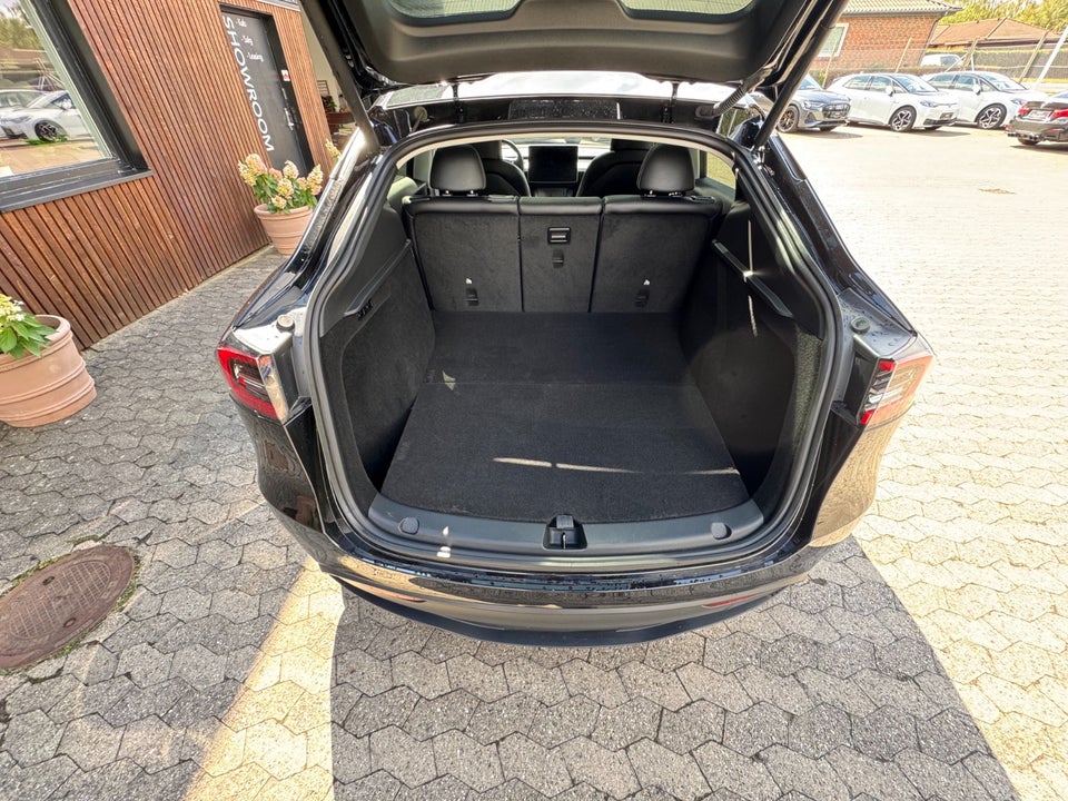 Tesla Model Y Long Range AWD 5d