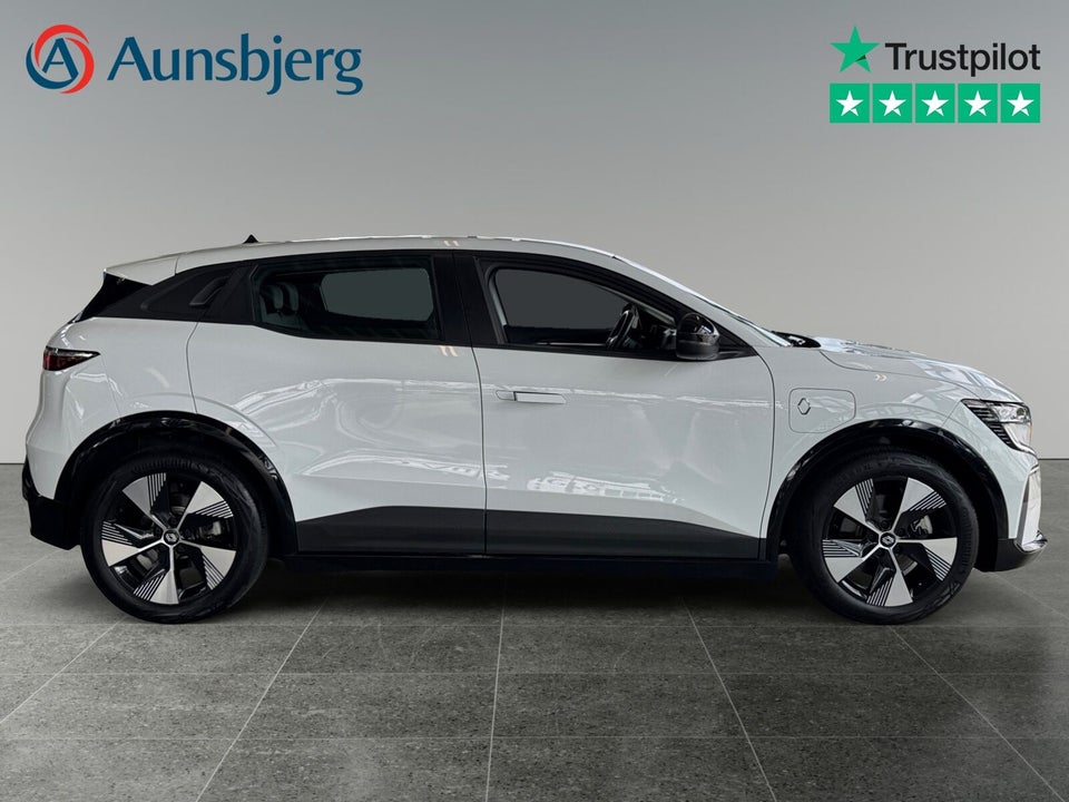 Renault Megane E-Tech 40 Equilibre 5d