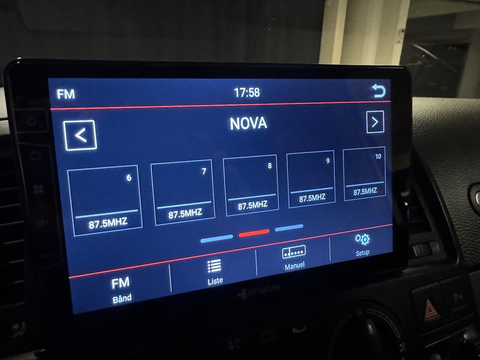 VW Multivan 2,5 TDi 130 Basis 7prs 5d