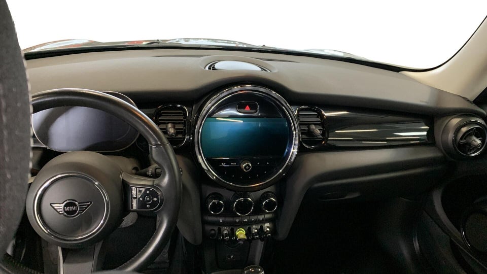 MINI Cooper SE Essential 3d