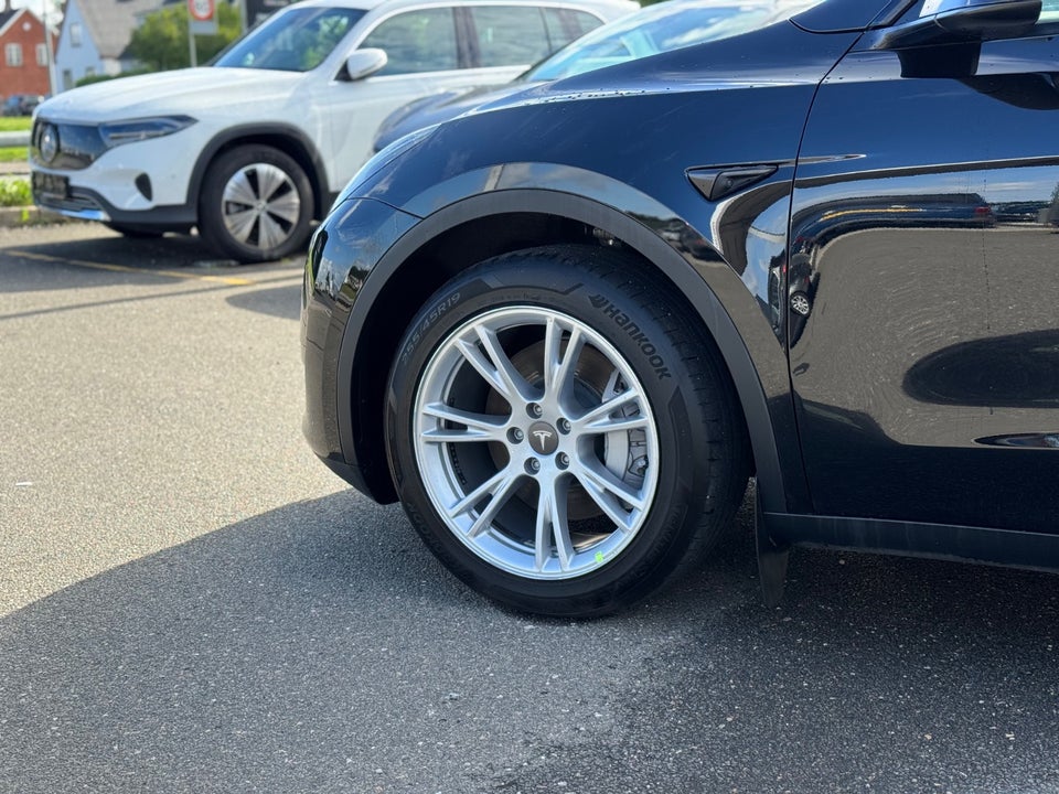 Tesla Model Y RWD 5d