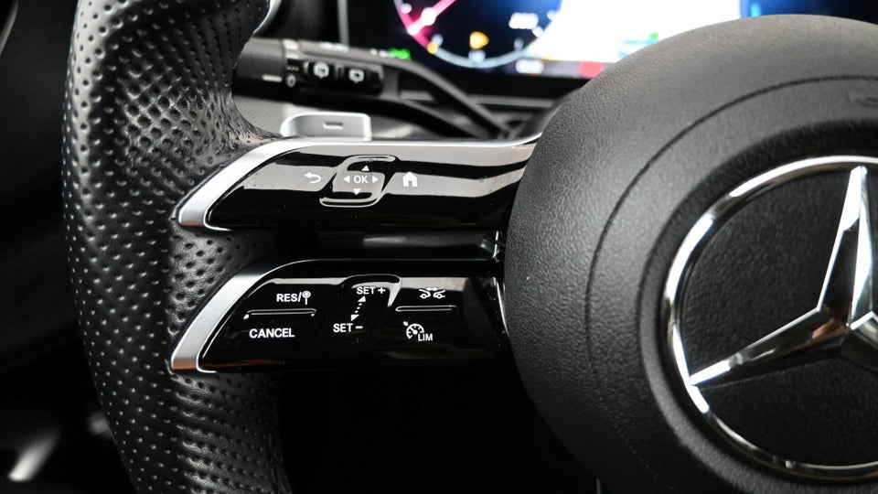 Mercedes C300 e 2,0 AMG Line stc. aut. 5d