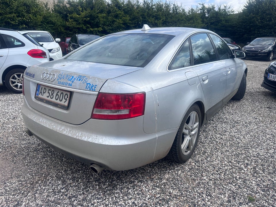 Audi A6 2,4 V6 4d
