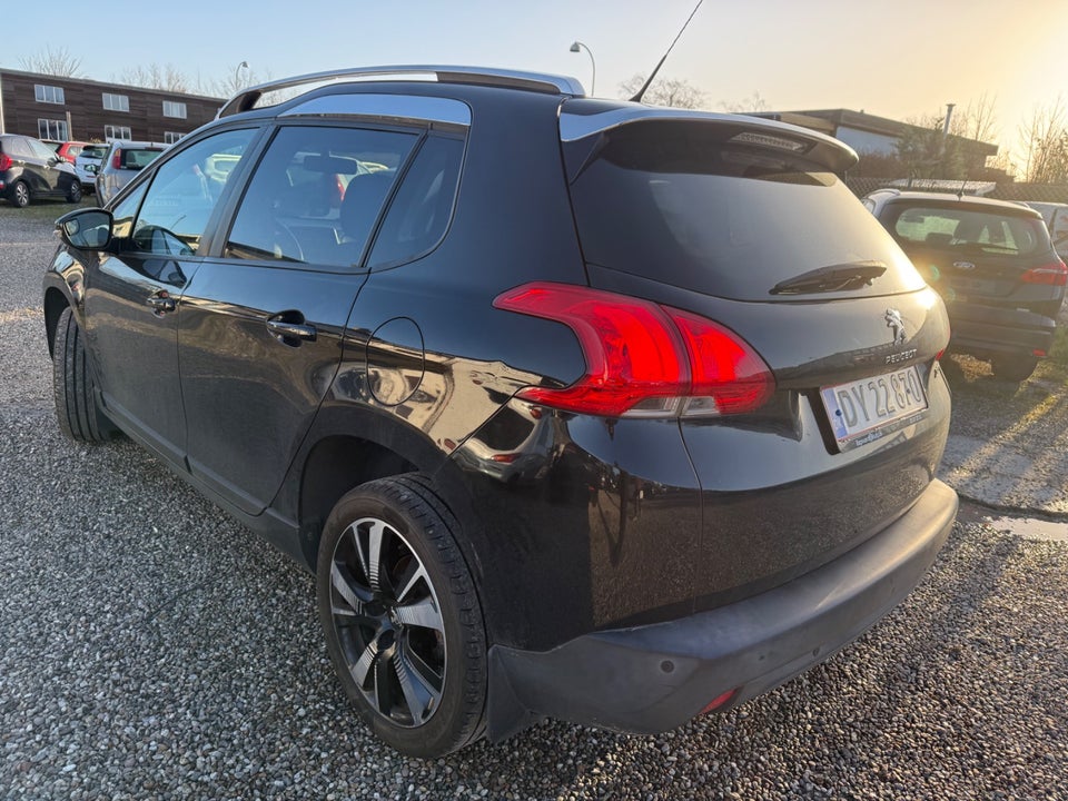 Peugeot 2008 1,2 VTi 82 Allure Sky 5d