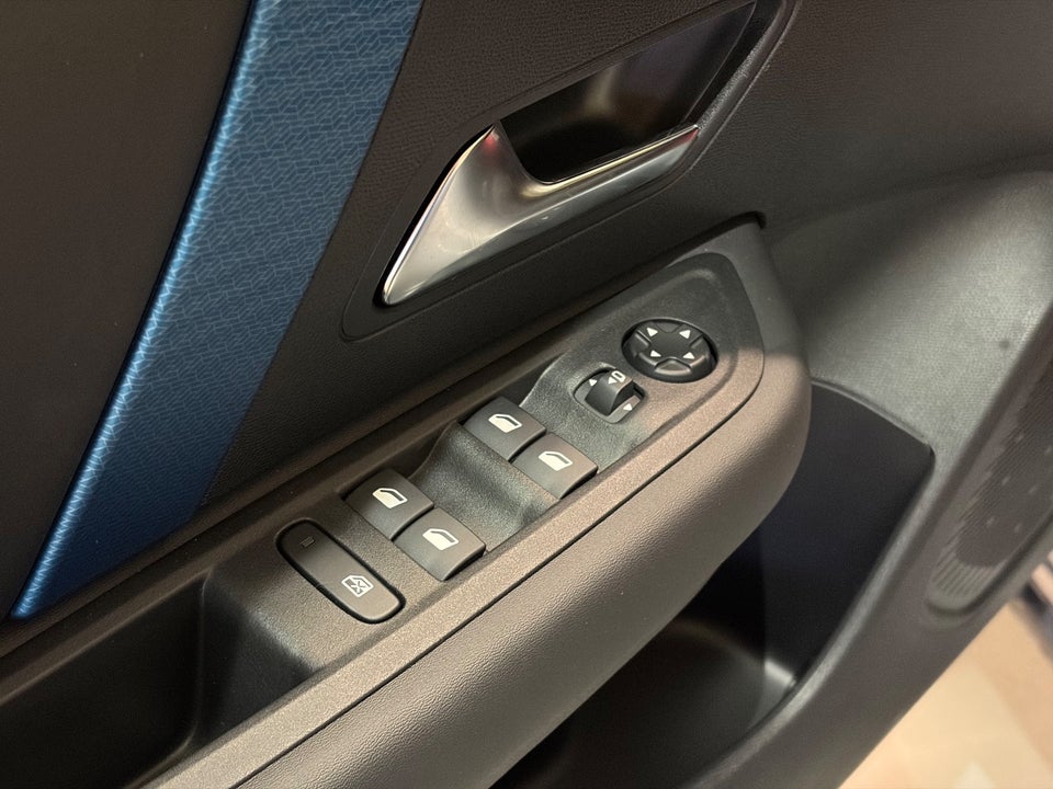 Citroën ë-C4 X 50 Shine 4d