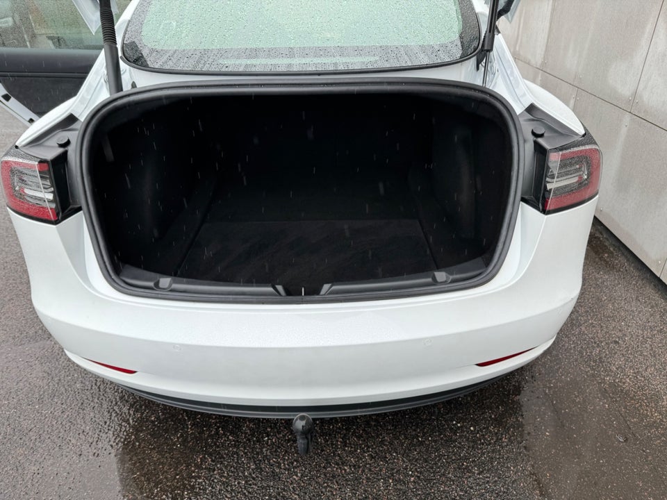 Tesla Model 3 RWD 4d