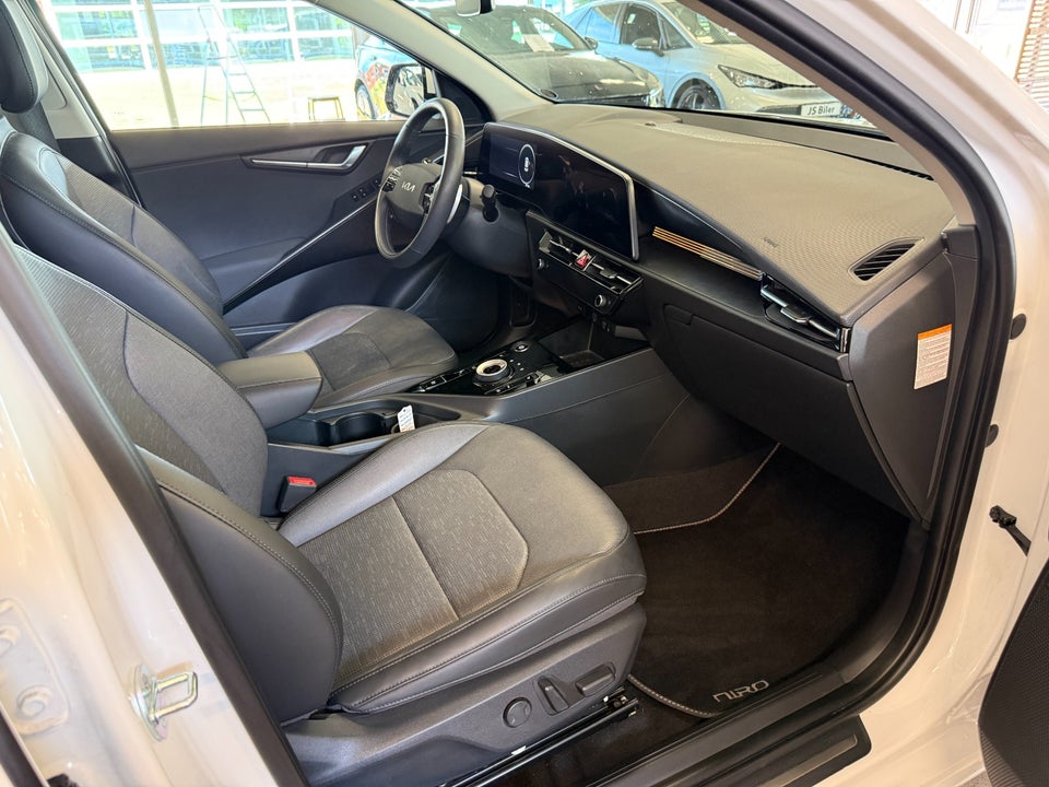 Kia Niro 64 EV Upgrade 5d