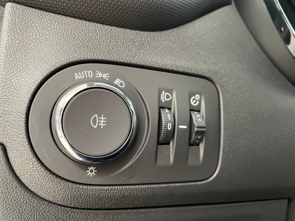 Opel Crossland 1,2 T 130 Elegance aut. 5d