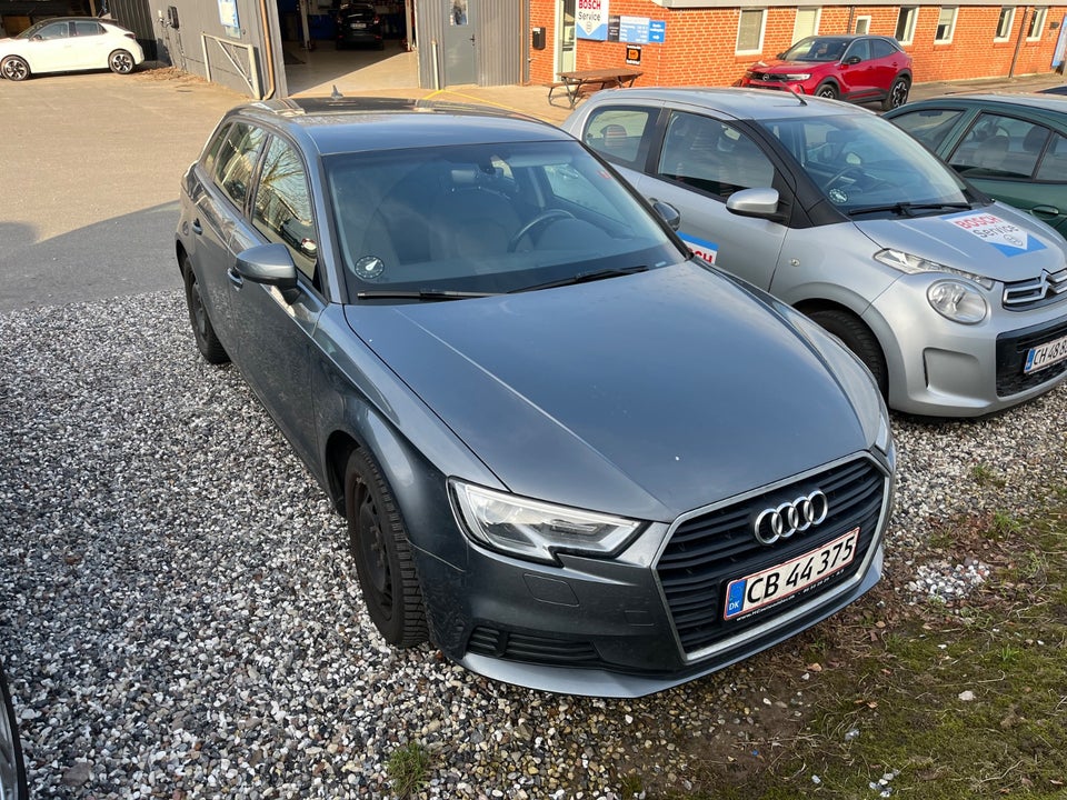 Audi A3 30 TFSi Sportback 5d
