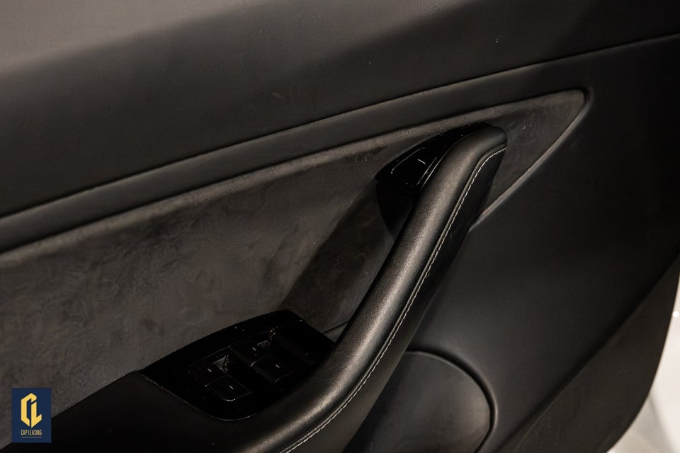 Tesla Model 3 Long Range AWD 4d