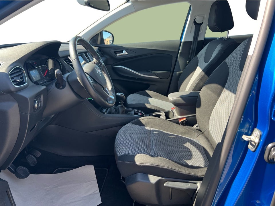 Opel Grandland X 1,2 T 130 Enjoy 5d