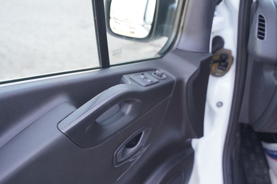 Renault Trafic T29 2,0 dCi 120 L2H1