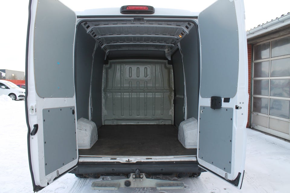 Fiat Ducato 35 2,3 MJT 140 Kassevogn L2H2 Pro+ aut.