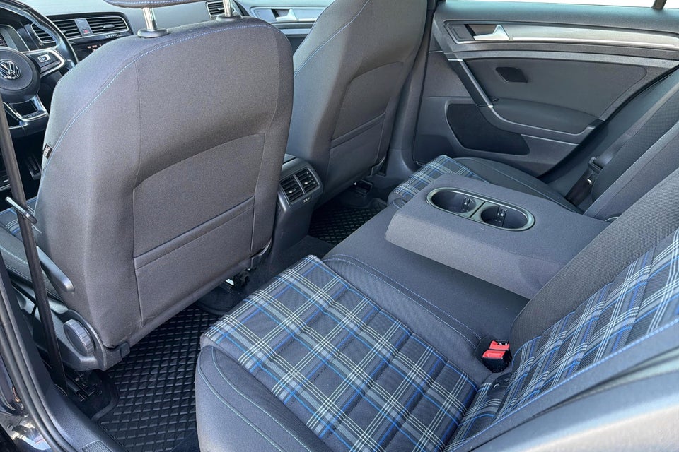 VW Golf VII 1,4 GTE DSG 5d