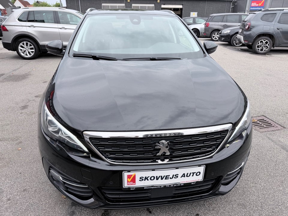 Peugeot 308 1,5 BlueHDi 130 Selection Sky SW 5d