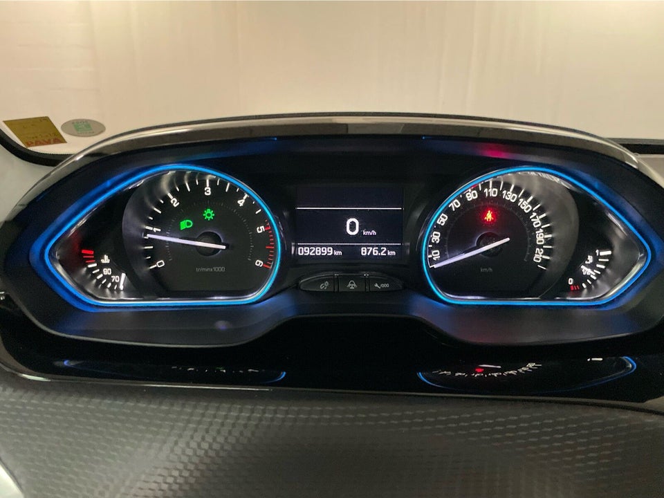 Peugeot 2008 1,5 BlueHDi 100 Prestige 5d