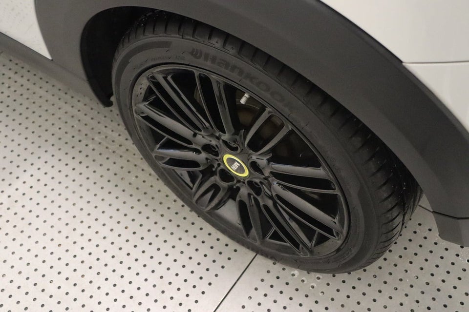 MINI Cooper SE Yours Trim 3d