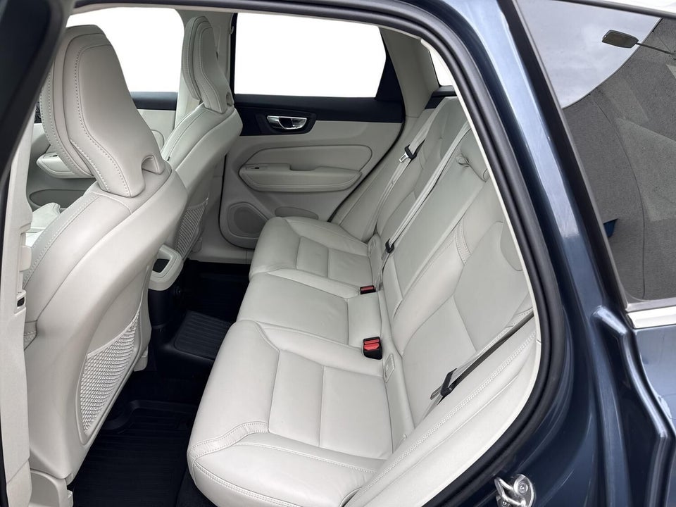 Volvo XC60 2,0 T8 ReCharge Inscription aut. AWD 5d