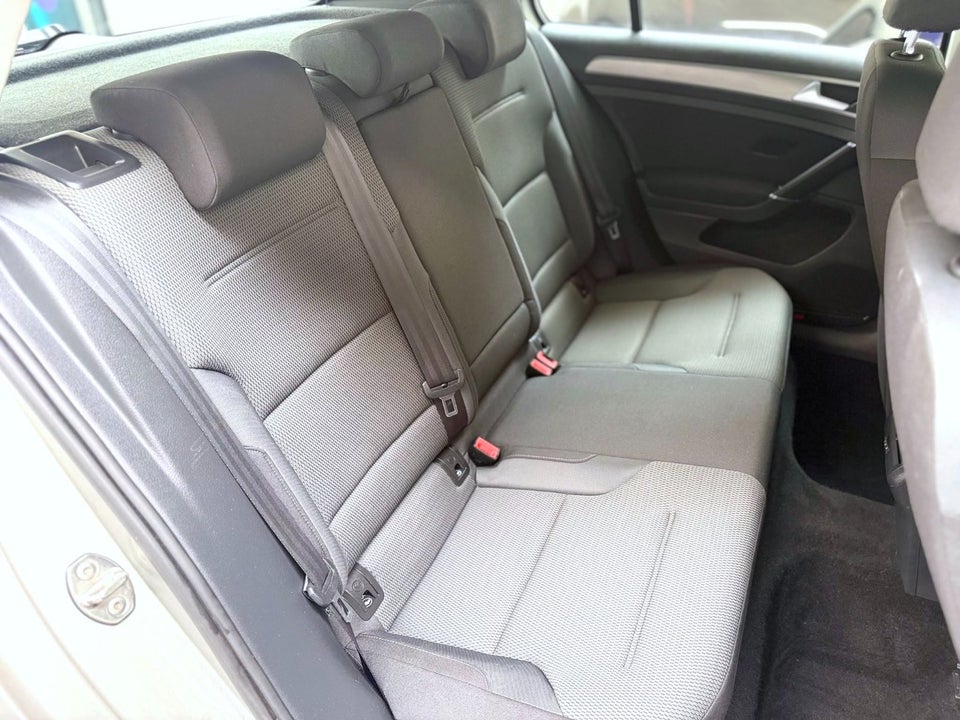 VW Golf VII 1,4 TSi 122 Comfortline BMT 5d