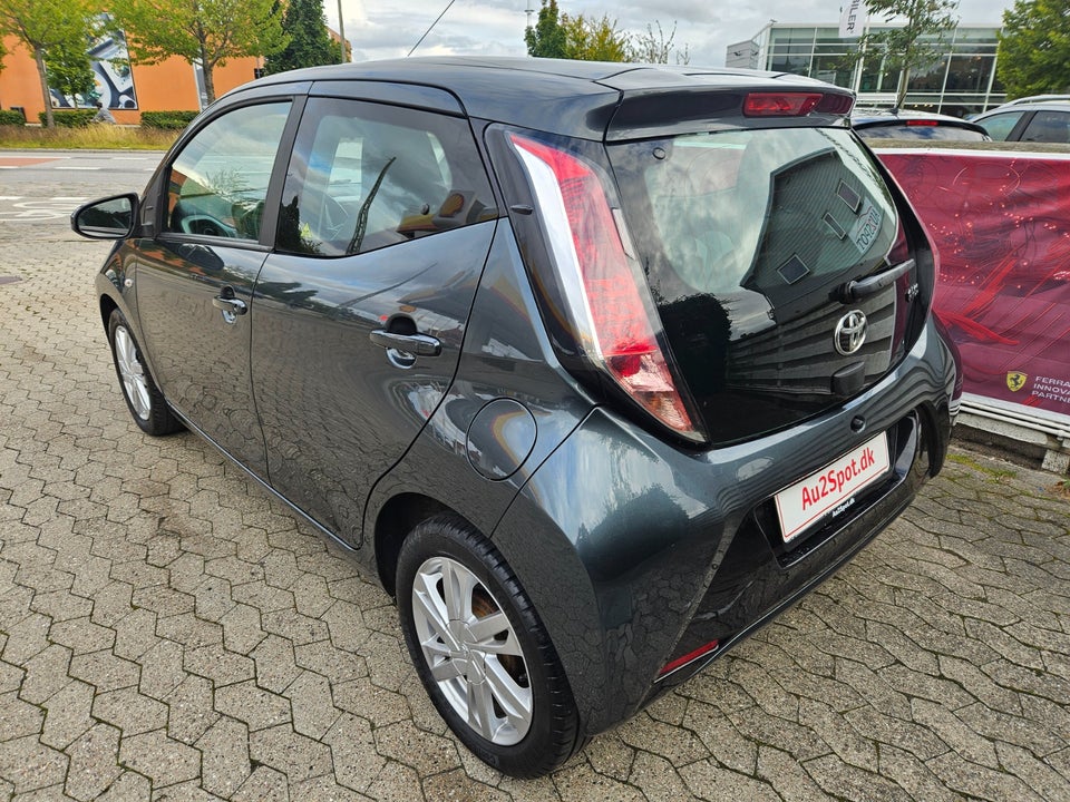 Toyota Aygo 1,0 VVT-i x-touch 5d