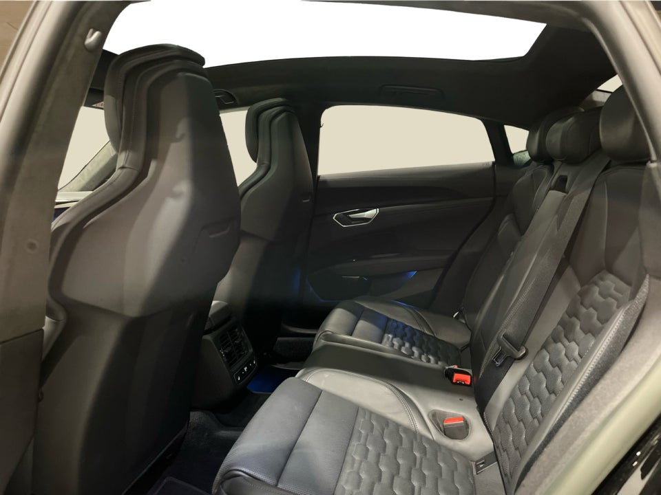 Audi e-tron GT quattro 4d