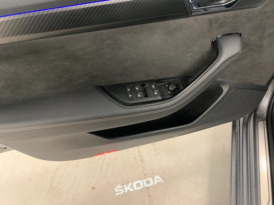 Skoda Superb 1,4 TSi iV Sportline Combi DSG 5d