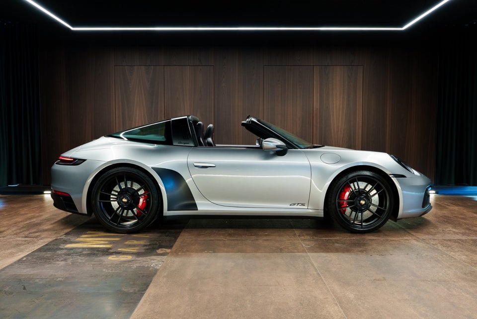 Porsche 911 Targa 4 GTS 3,0 2d