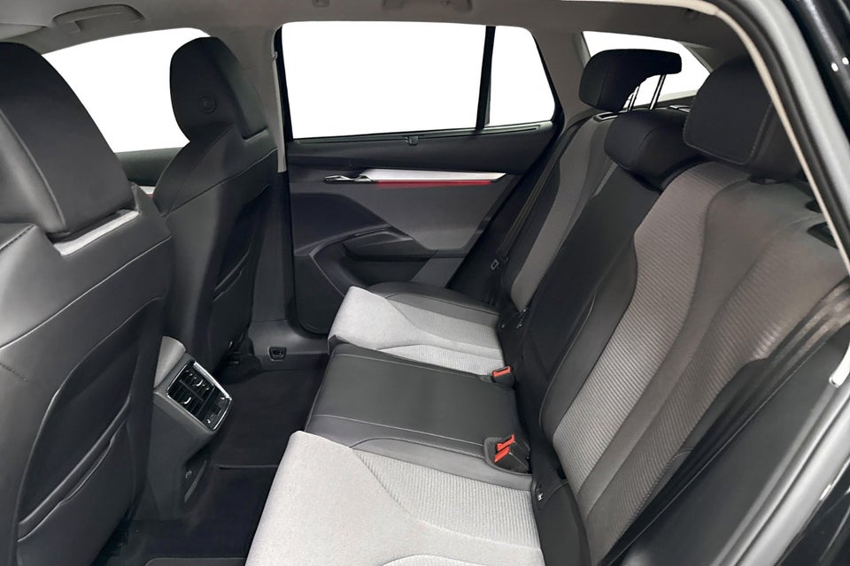 Skoda Enyaq 60 iV Loft 5d