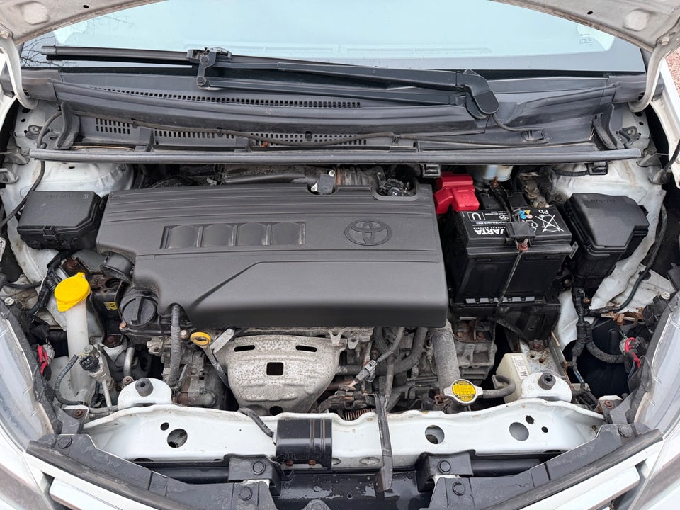 Toyota Yaris 1,3 VVT-i Skyview 5d