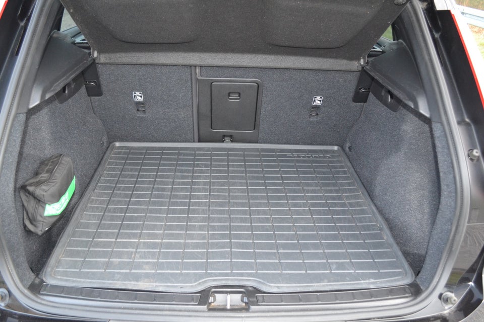 Volvo XC40 ReCharge Extended Range Plus 5d