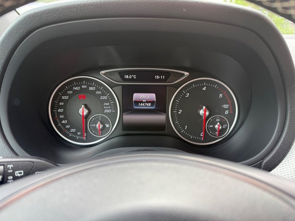 Mercedes B180 d 1,5 Business 5d