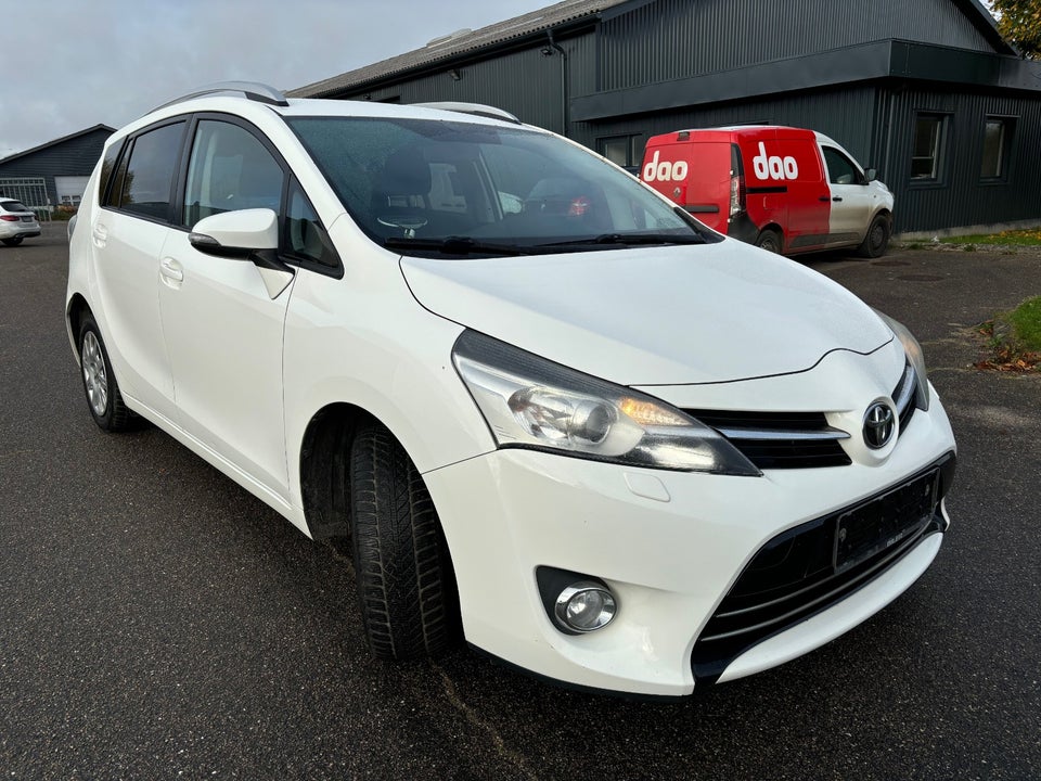 Toyota Sportsvan 2,0 D-4D T2 Vision 5d