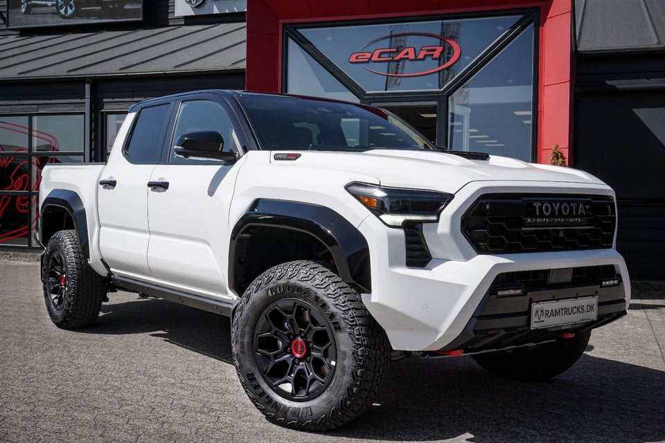 Toyota Tacoma 2,4 Hybrid TRDPro aut. 4x4 4d
