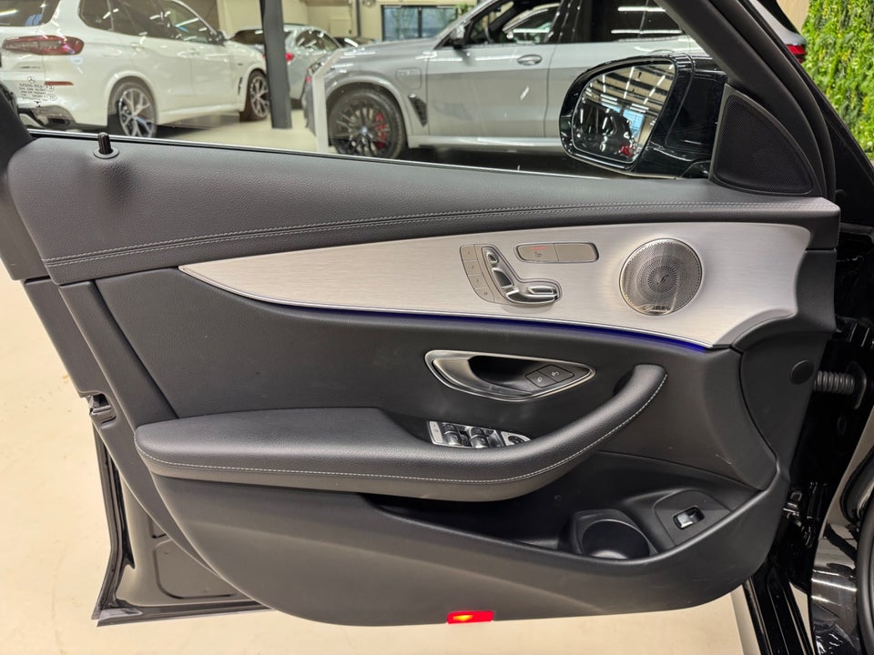 Mercedes E300 de 2,0 AMG Line stc. aut. 5d