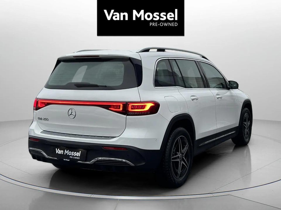 Mercedes EQB250 AMG Line 5d