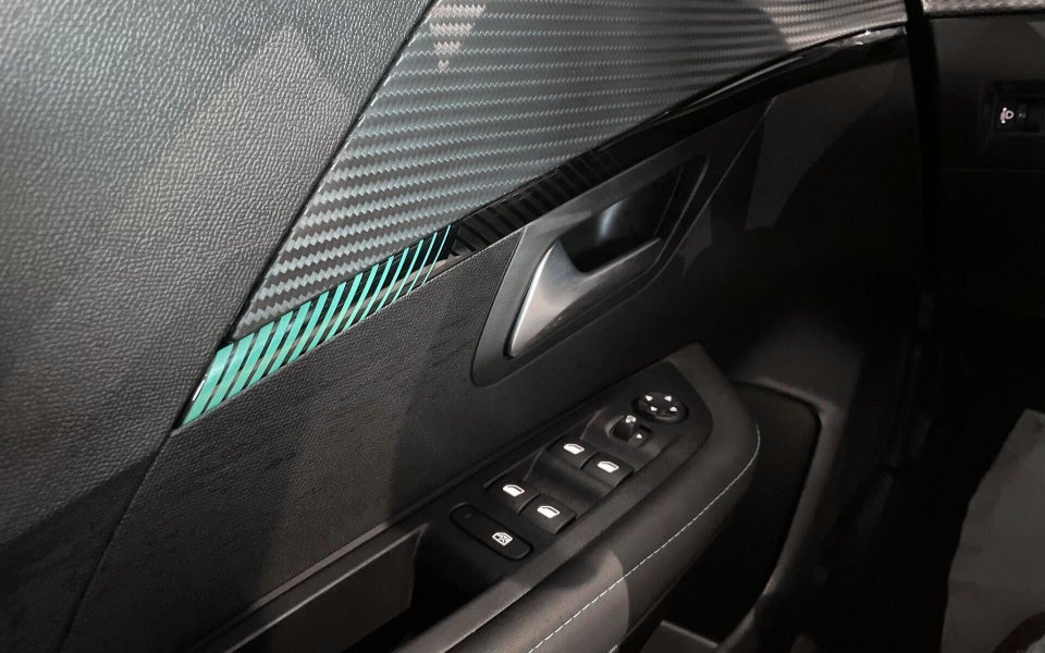 Peugeot e-208 50 Allure 5d