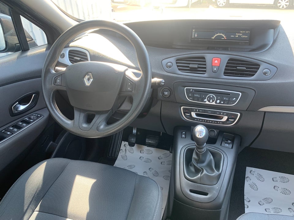 Renault Scenic III 1,6 16V Dynamique 5d