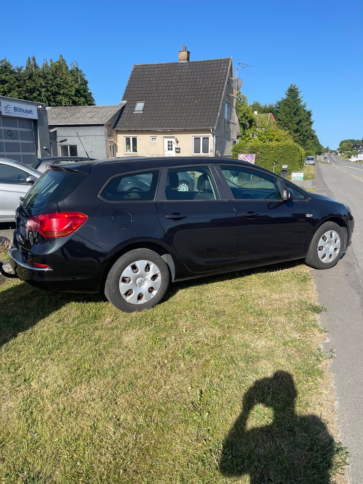 Opel Astra 1,4 100 Limited Sports Tourer 5d