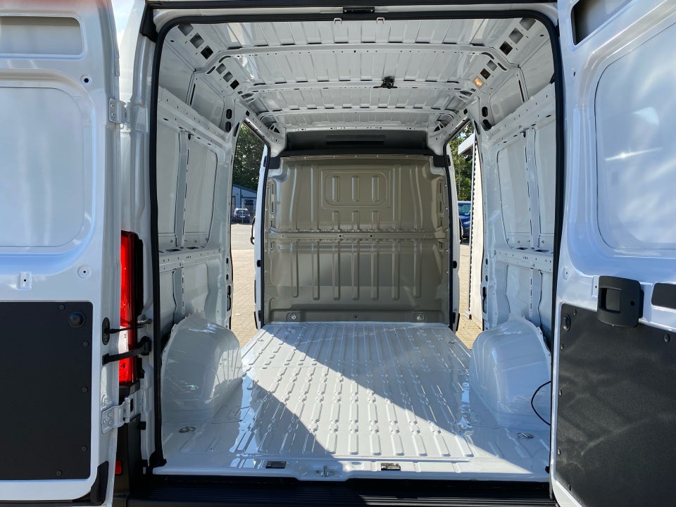 Fiat Ducato 35 Maxi 2,2 MJT 180 Kassevogn L2H2 Pro+ aut.