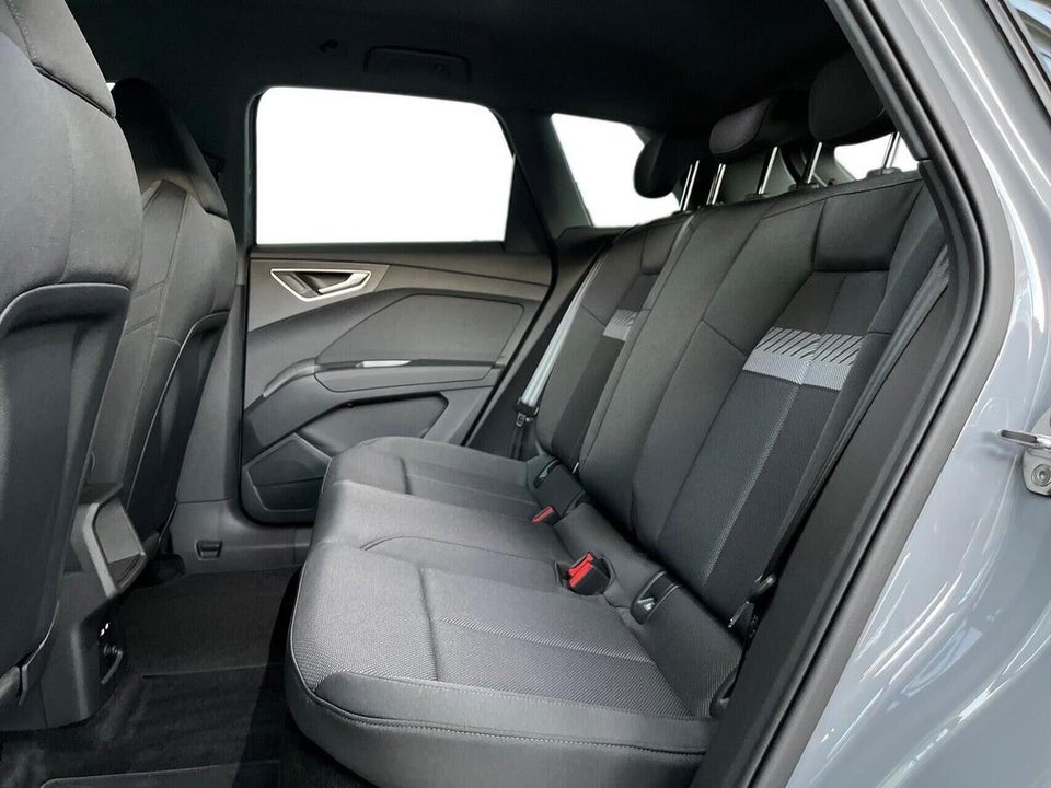 Audi Q4 e-tron 45 Progress 5d
