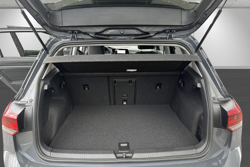 VW Golf VIII 1,4 eHybrid DSG 5d
