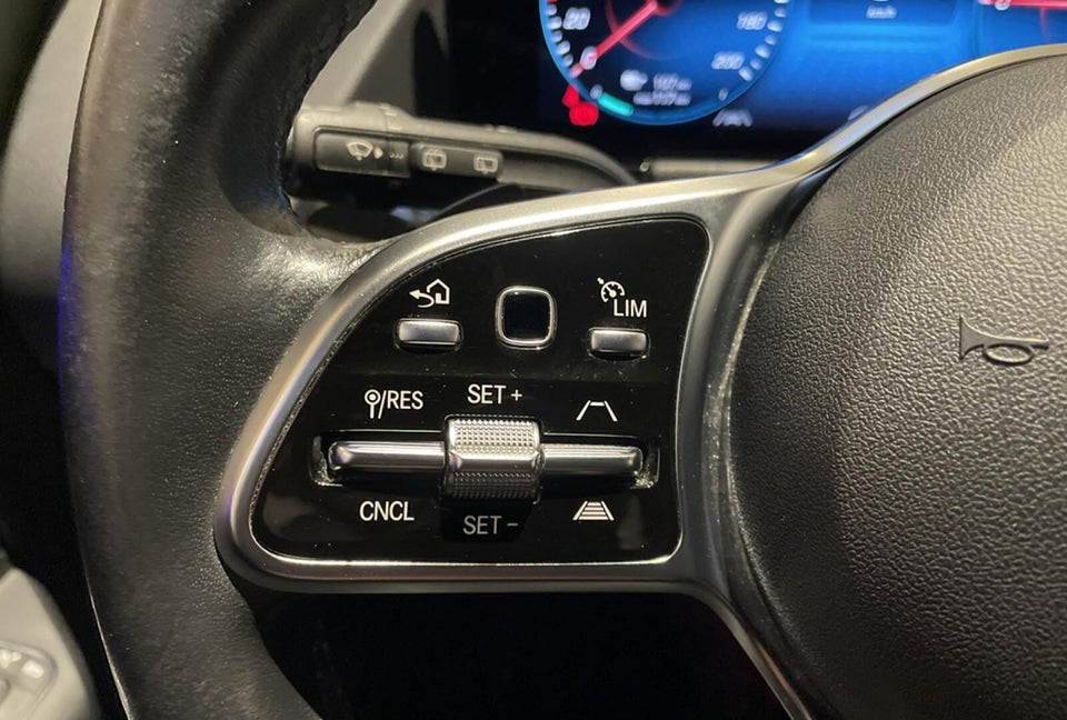 Mercedes EQA300 Progressive 4Matic 5d