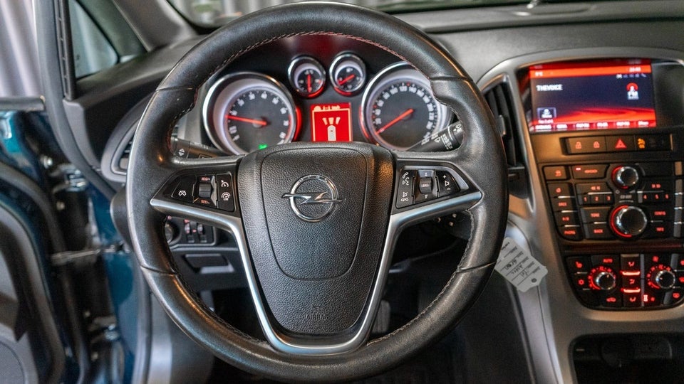 Opel Astra 1,4 T 140 Enjoy 5d