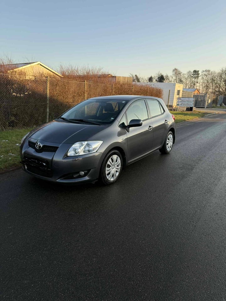 Toyota Auris 1,4 D-4D TX 5d